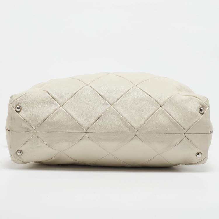 Pre Owned Tod's Off White Quilted Leather Drawstring Satchel