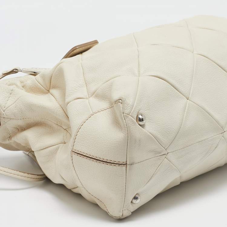 Pre Owned Tod's Off White Quilted Leather Drawstring Satchel