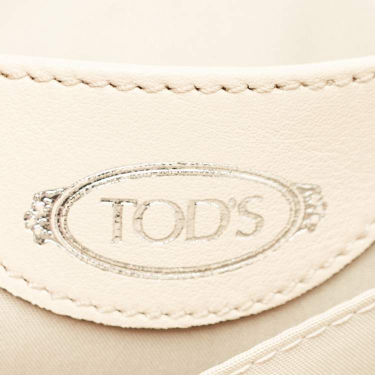 Pre Owned Tod's Silver Patent Leather Flap Crossbody Bag