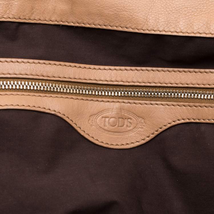 Pre Owned Tod's Camel Leather Softy Grande Goa Messenger Bag