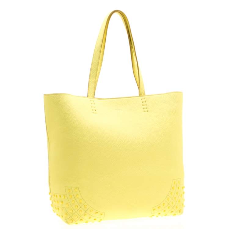 Pre Owned Tod's Light Yellow Leather Medium Wave Tote