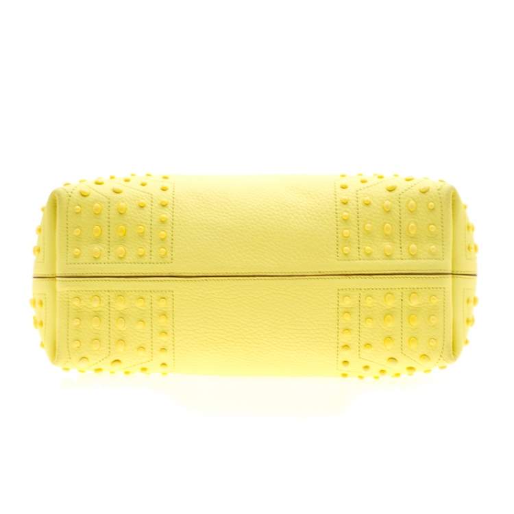Pre Owned Tod's Light Yellow Leather Medium Wave Tote