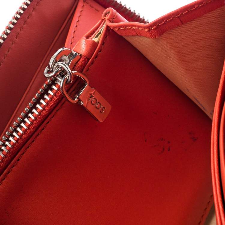 Pre Owned Tod's Coral Orange Signature Patent Leather Zip Around Wallet