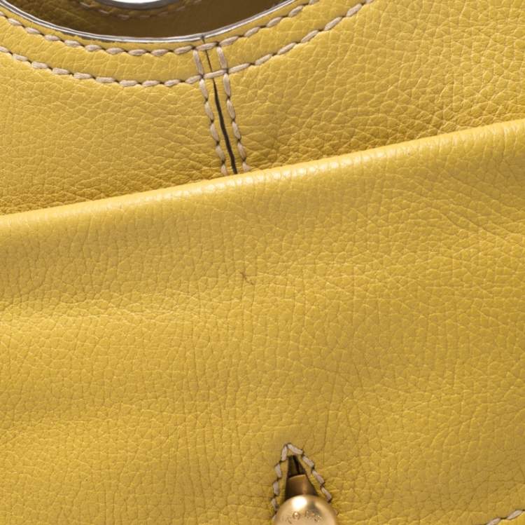 مملوكة مسبقًا Tod's Light Yellow Grained Leather Flap Pocket Hobo