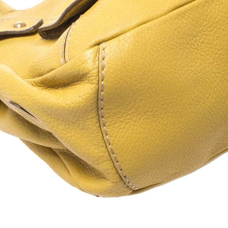 مملوكة مسبقًا Tod's Light Yellow Grained Leather Flap Pocket Hobo