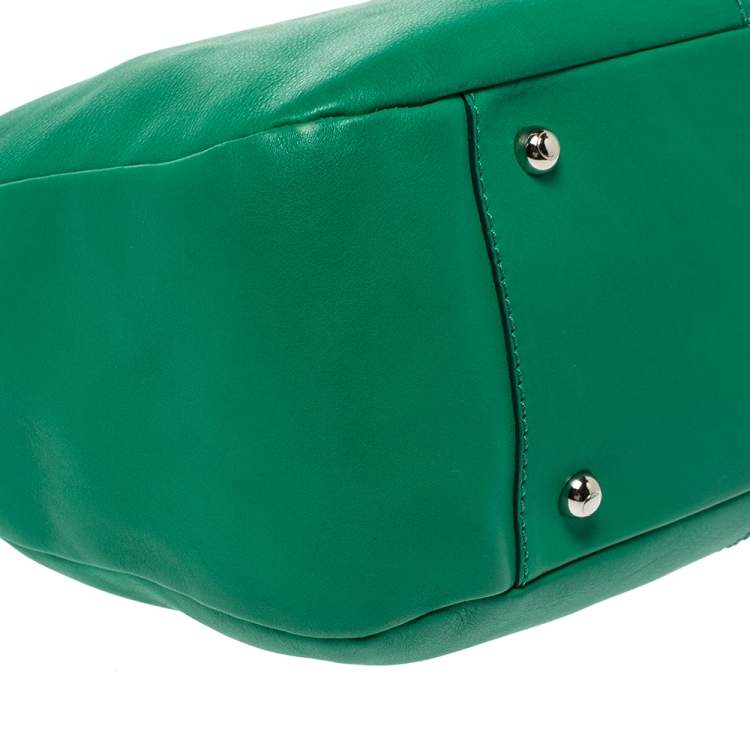 Pre Owned Tod's Green Leather Beveled Tote
