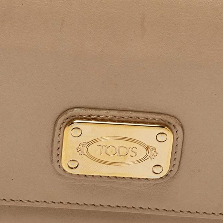 Pre Owned Tod's Beige Leather Plaque Logo Continental Flap Wallet
