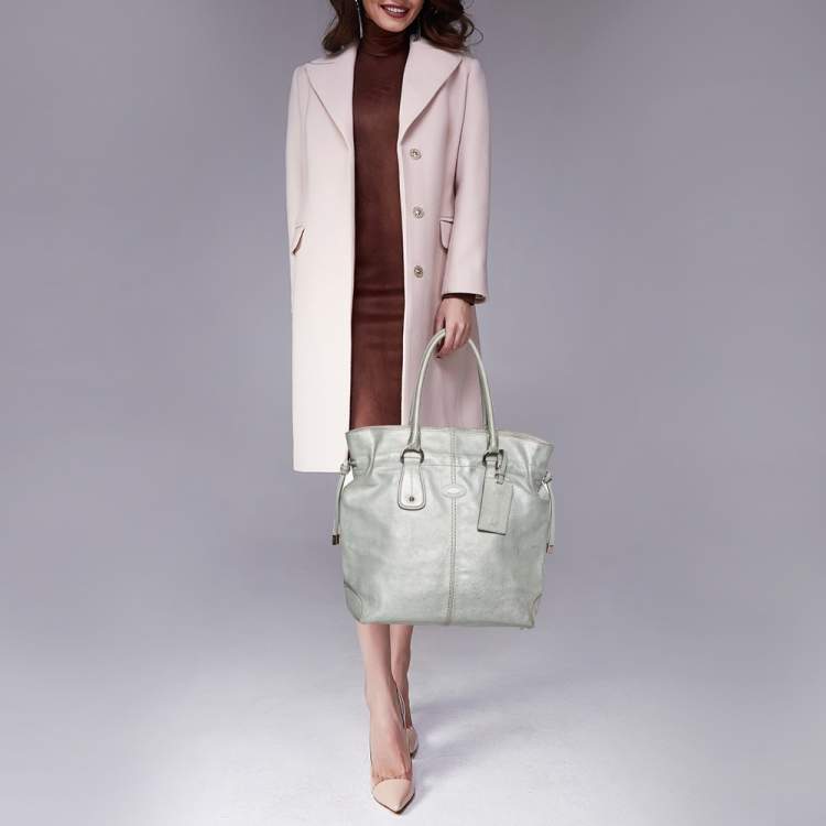 Pre Owned Tod's Silver Leather Restyling D Bag Media Tote