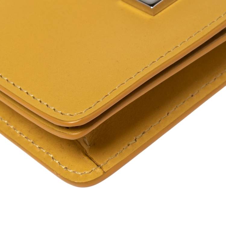 Pre Owned Tod's Yellow Leather Logo Flap Card Case