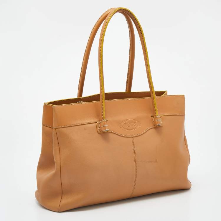 Pre Owned Tod's Beige Leather Medium Mocassino Tote