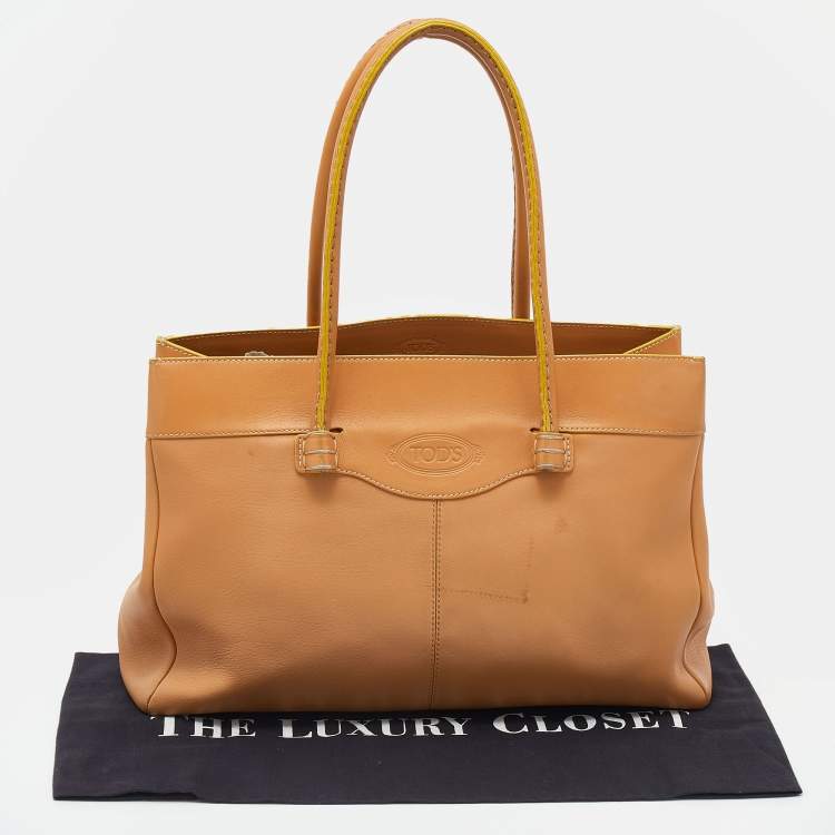 Pre Owned Tod's Beige Leather Medium Mocassino Tote