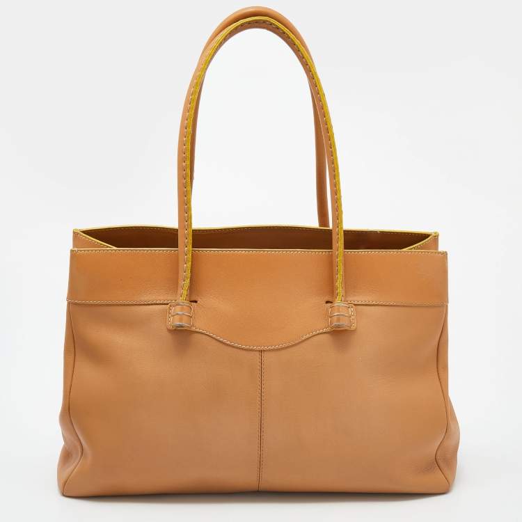 Pre Owned Tod's Beige Leather Medium Mocassino Tote