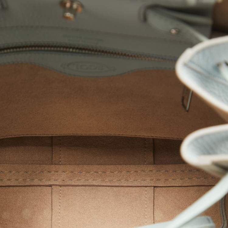 Pre Owned Tod's Light Blue Leather Wave Tote 