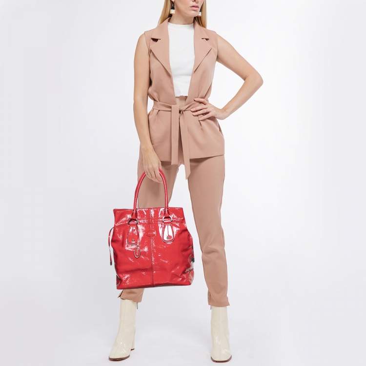 Pre Owned Tod's Red Patent Leather Drawstring Tote