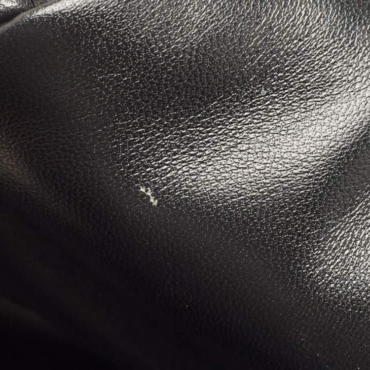 Pre Owned Tod's Black Leather Drawstring Flap Backpack