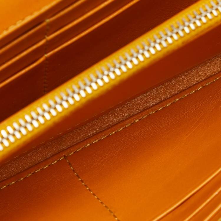 Pre Owned Tod's Mustard Leather Plaque Logo Continental Flap Wallet