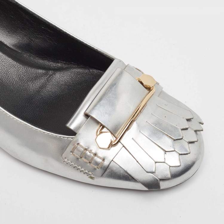 Pre Owned Tod's Silver Leather Fringe Detail Loafer Pumps Size 39