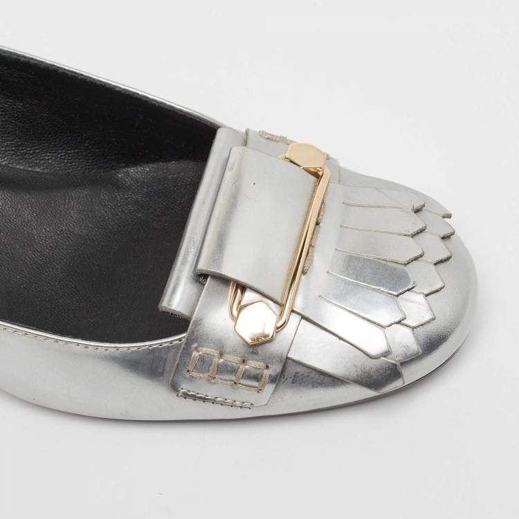 Pre Owned Tod's Silver Leather Fringe Detail Loafer Pumps Size 37.5