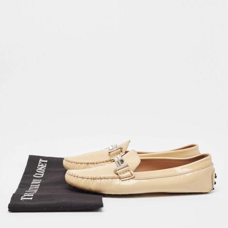 Pre Owned Tod's Cream Patent Leather Slip On Loafers  Size 38.5