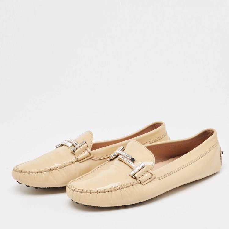 Pre Owned Tod's Cream Patent Leather Slip On Loafers  Size 38.5