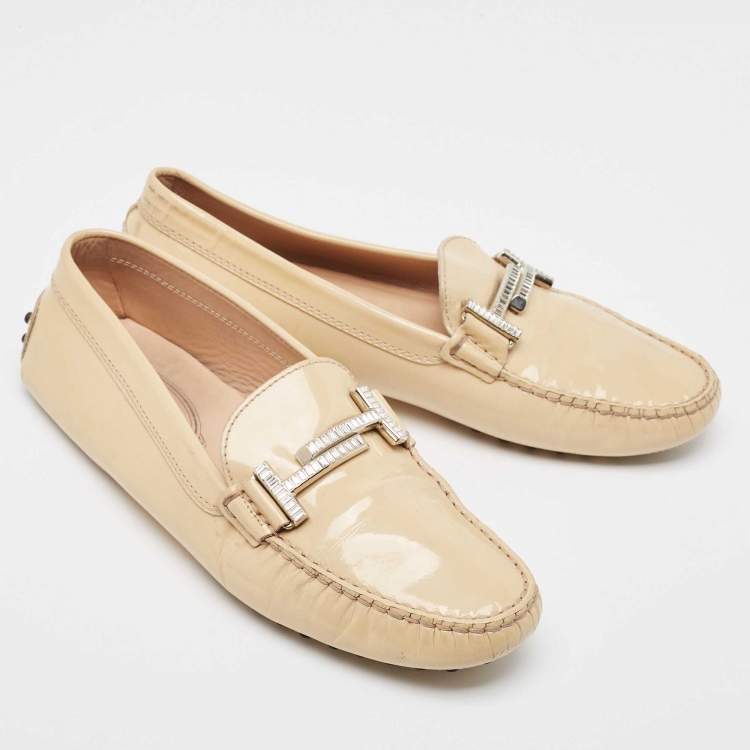 Pre Owned Tod's Cream Patent Leather Slip On Loafers  Size 38.5