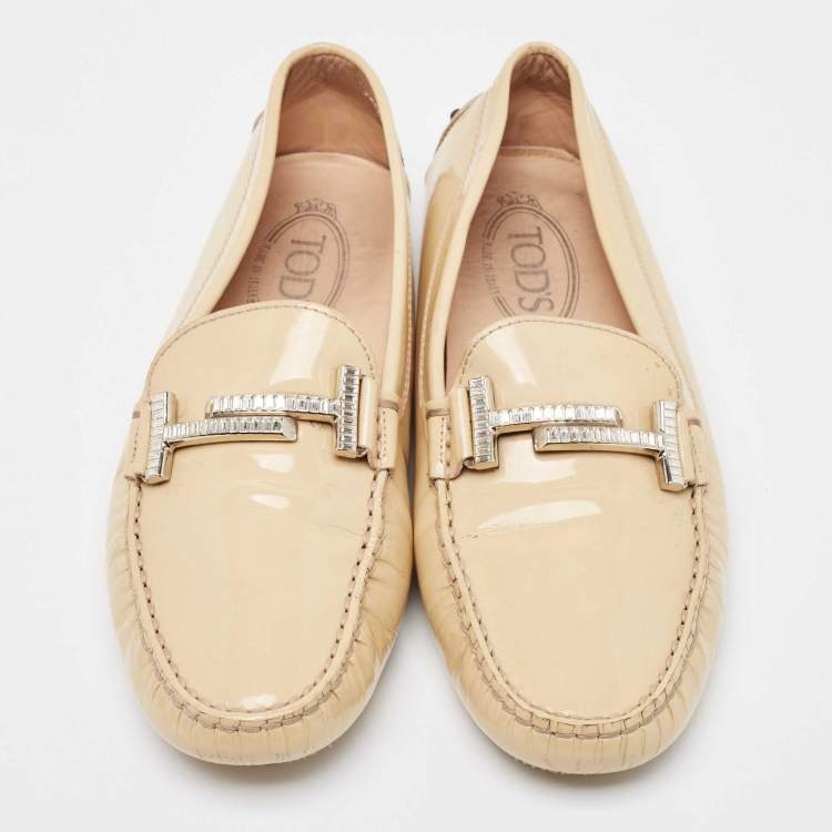 Pre Owned Tod's Cream Patent Leather Slip On Loafers  Size 38.5