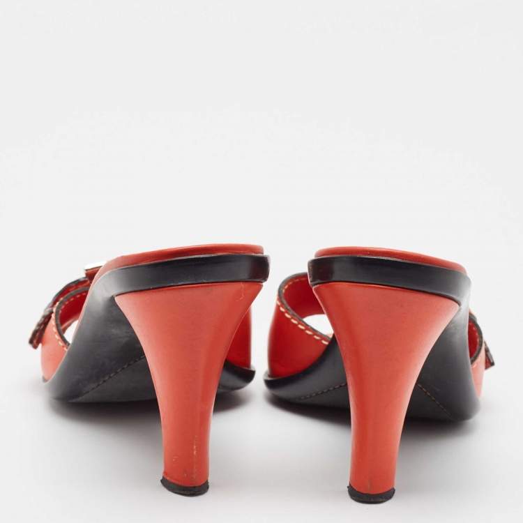 Pre Owned Tod's Orange Leather Slide Sandals Size 38.5