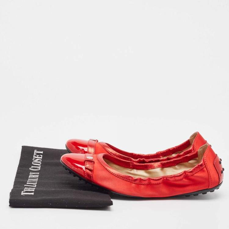 Pre Owned Tod's Red Satin and Patent Scrunch Ballet Flats Size 38.5