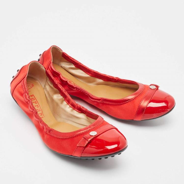 Pre Owned Tod's Red Satin and Patent Scrunch Ballet Flats Size 38.5