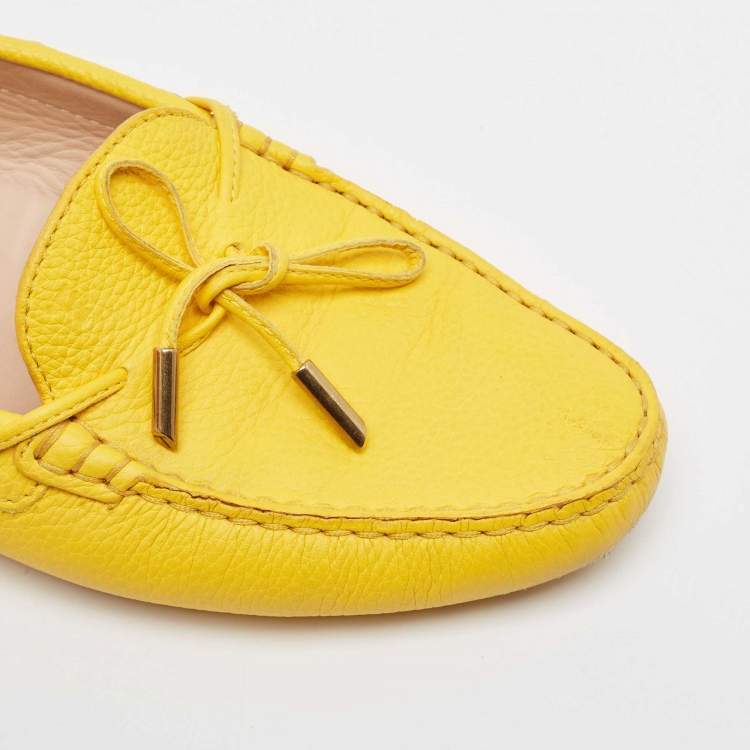 Pre Owned Tod's Yellow Leather Bow Loafers Size 40