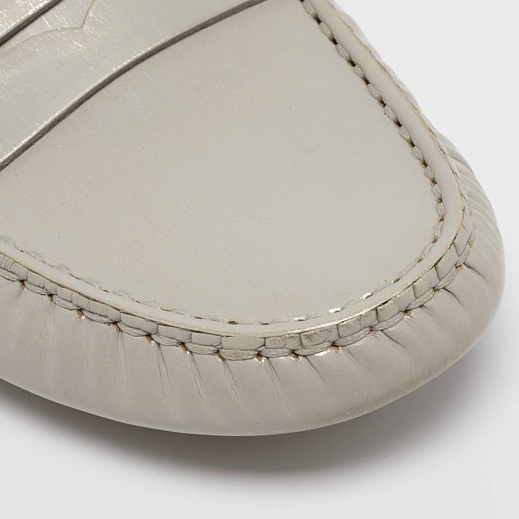 مملوكة مسبقًا Tod's Grey Leather Slip On Loafers Size 37.5