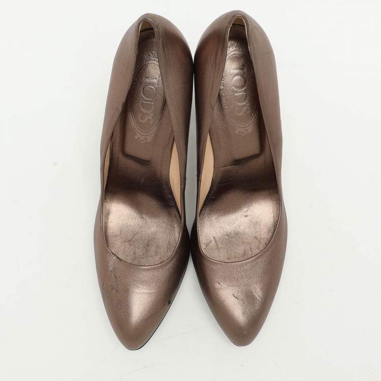 Pre Owned Tod's Metallic Leather Block Heel Pumps Size 40