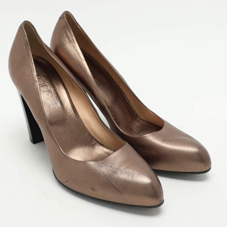 Pre Owned Tod's Metallic Leather Block Heel Pumps Size 40