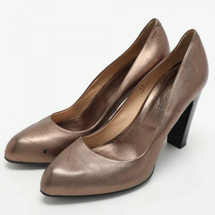 Pre Owned Tod's Metallic Leather Block Heel Pumps Size 40