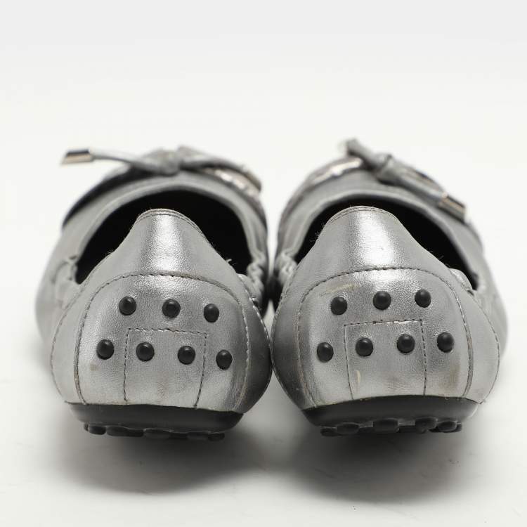Pre Owned Tod's Silver Leather and Python Trim Bow Scrunch Ballet Flats Size 40