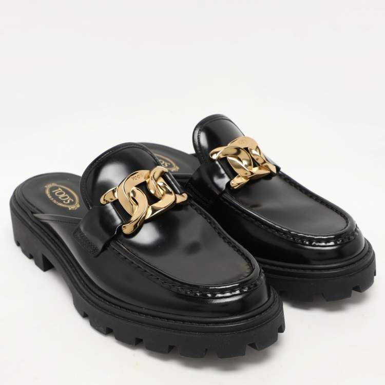 Pre Owned Tod's Black Patent Leather Gomma Pesante Chain Embellished Mules Size 39