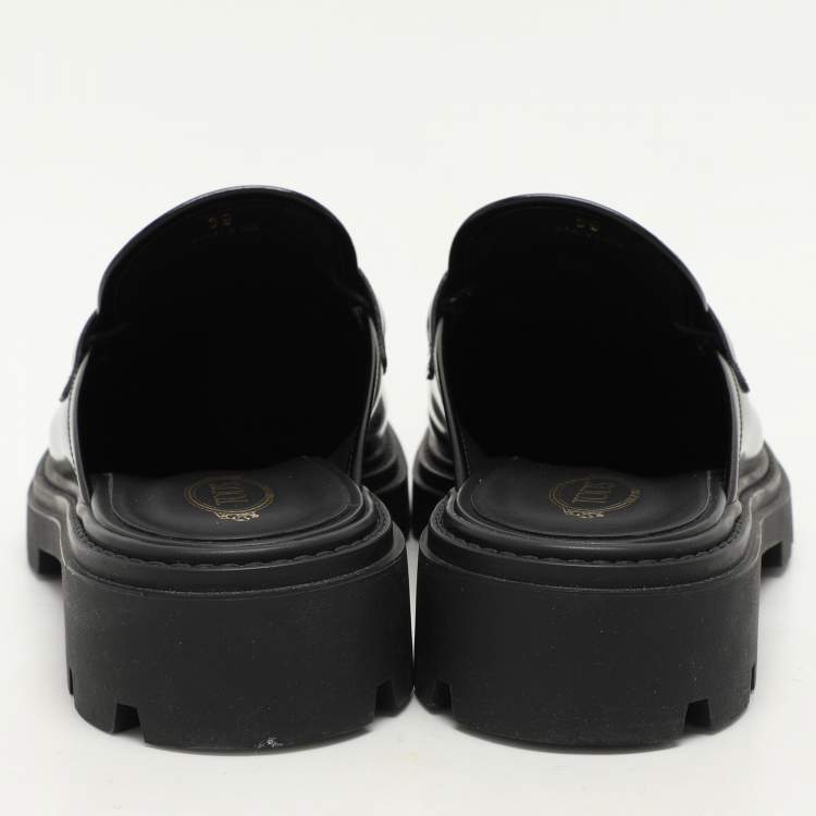 Pre Owned Tod's Black Patent Leather Gomma Pesante Chain Embellished Mules Size 39