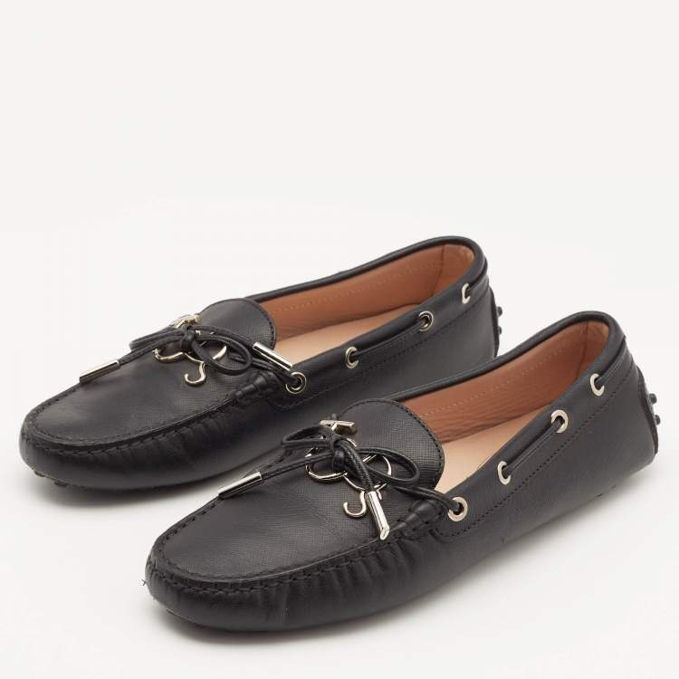 Pre Owned Tod's Black Saffiano Leather Logo Bow Slip On Loafers Size 39