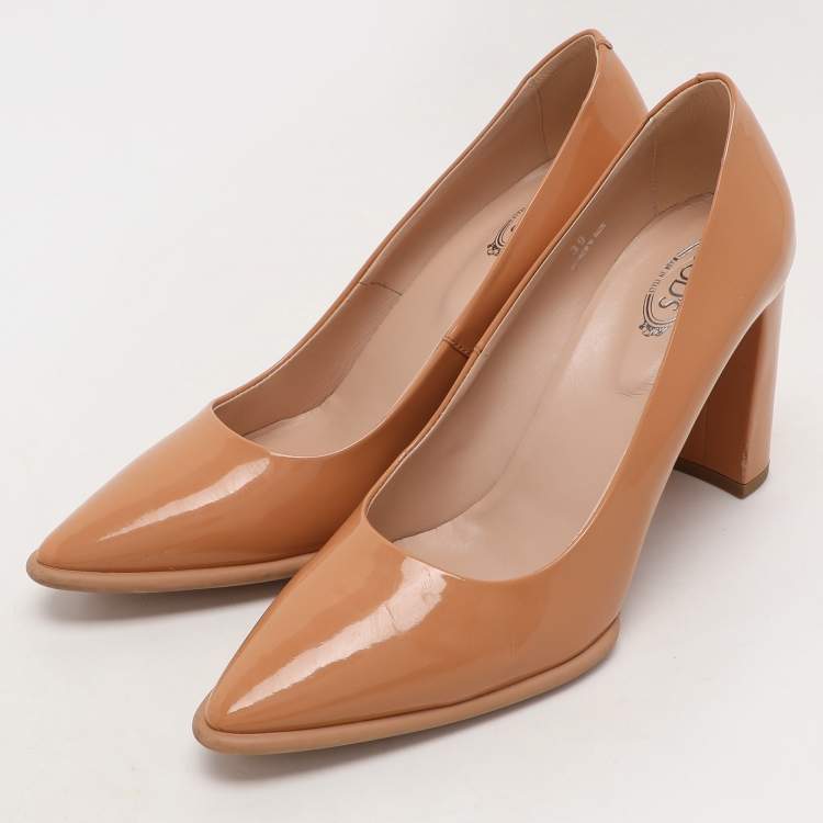 Pre Owned Tod's Beige Patent Leather Pointed Toe Pumps Size 39