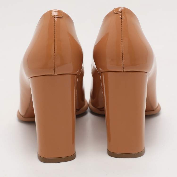 Pre Owned Tod's Beige Patent Leather Pointed Toe Pumps Size 39