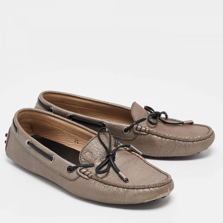 مملوكة مسبقًا Tod's Grey Leather  Slip On Loafers Size 39