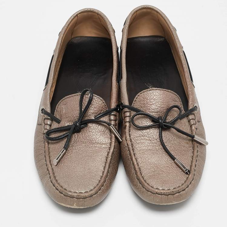 مملوكة مسبقًا Tod's Grey Leather  Slip On Loafers Size 39