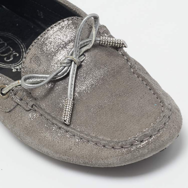 Pre Owned Tod's Grey/Silver Textured Suede Bow Slip On Loafers Size 38
