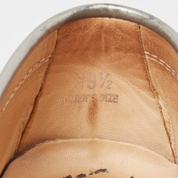 Pre Owned Tod's Silver Leather Studded Gommini Loafers Size 39.5