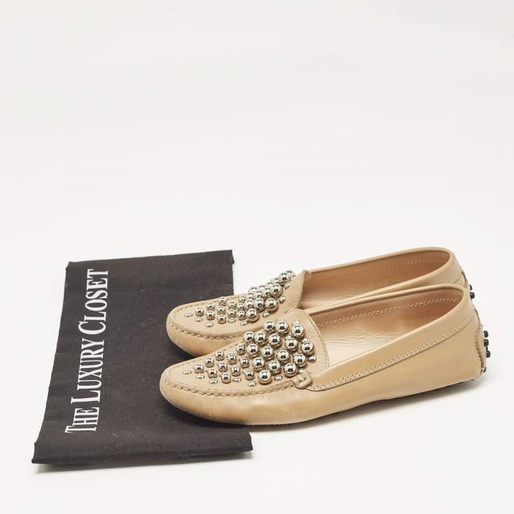 Pre Owned Tod's Beige Leather Studded Slip On Loafers Size 35