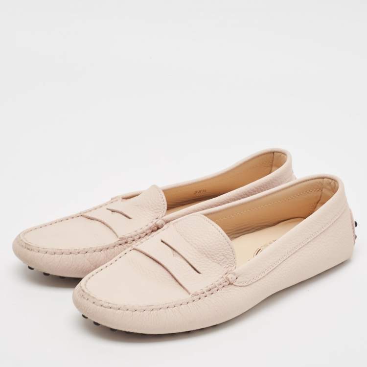 مملوكة مسبقًا Tod's Cream Leather Slip On Loafers  Size 38.5