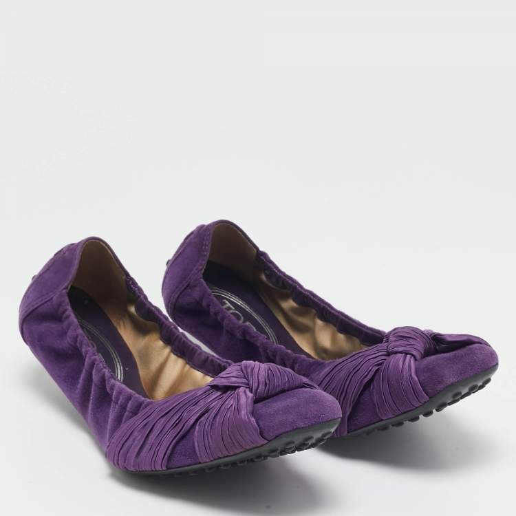 مملوكة مسبقًا Tod's Purple Satin and Suede Scrunch Ballet Flats Size 40