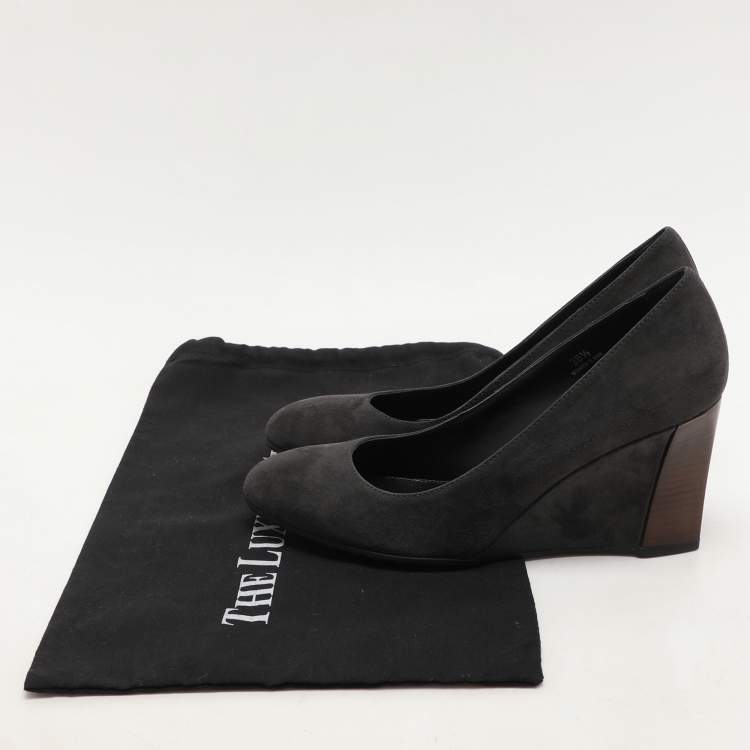 Pre Owned Tod's Grey Suede Wedge Pumps Size 38.5