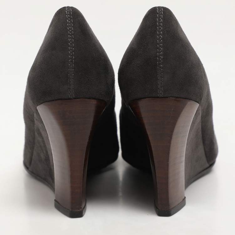 Pre Owned Tod's Grey Suede Wedge Pumps Size 38.5