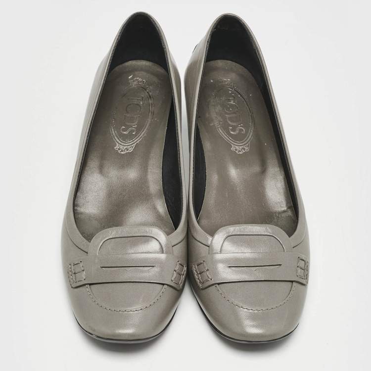 Pre Owned Tod's Green Leather Loafer Pumps Size 37.5